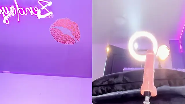 ZendayaGrey webcam
