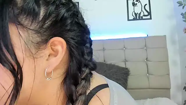 LinaBrowm webcam