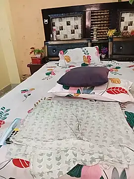 PRIYA_22 webcam