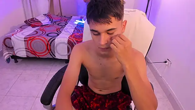 Aron_Boyy webcam