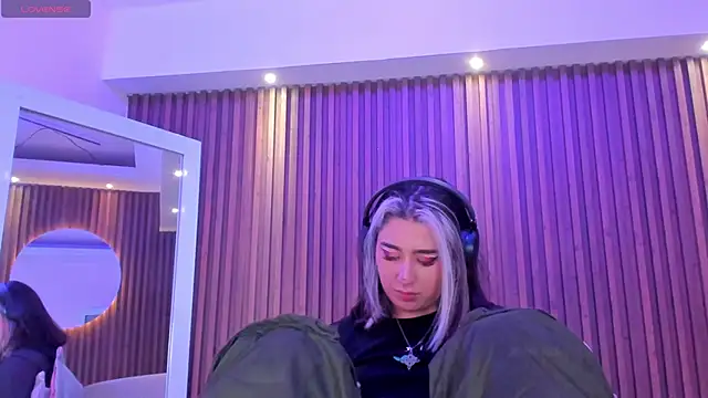 GabyRose9 webcam