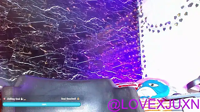 LovexJuxn8 webcam