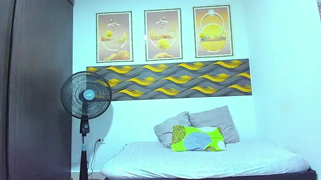 Leon_Hotx webcam