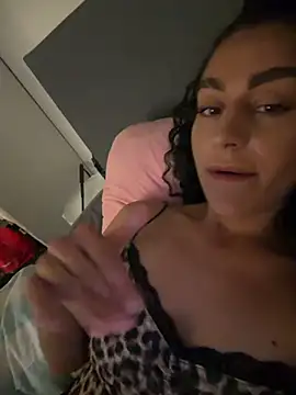 CurlyRouge webcam