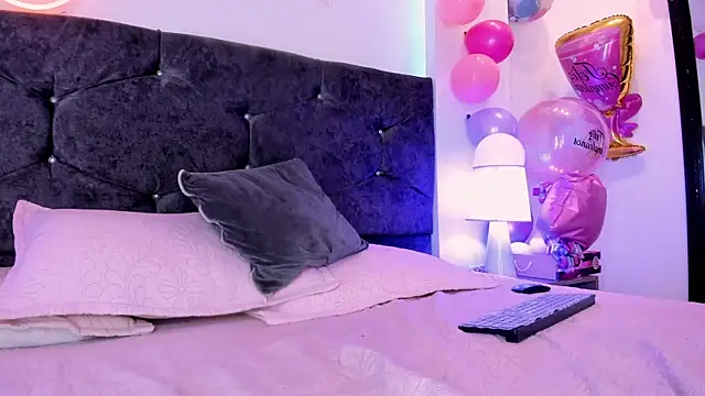 Meghan_candy webcam