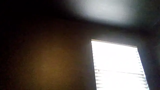 Tallhungcloudyyy webcam