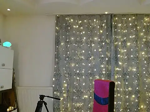 LoraBelle12 webcam