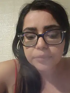 AriaRussell webcam