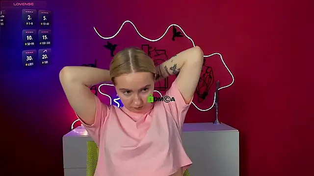 mila_glow1 webcam