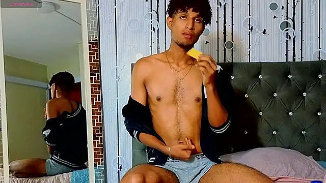 Alex_Bloom webcam