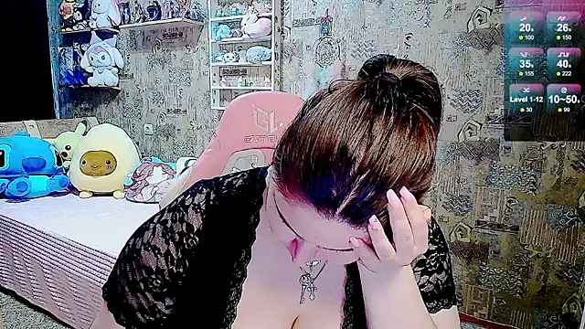 WhisperInTheDarkk webcam