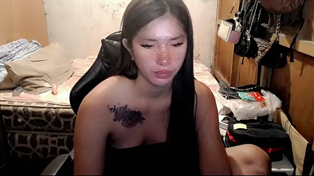yanaleciousxx webcam