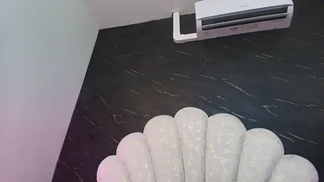 kissme_luna webcam