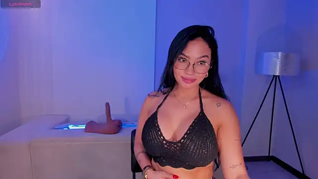 MollyJones_ webcam