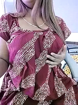 LoveLy-Soneya webcam