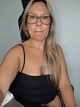 LilithBoneth webcam