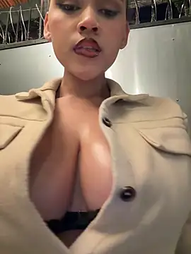 lilithadams1 (F young) - Oil tits