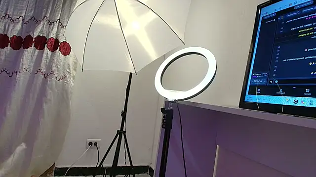 Nikki__uwu webcam