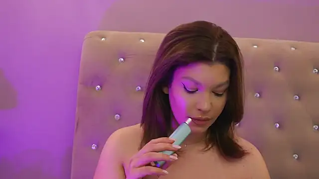 clarapasssion - ClaraPasssion's free webcam - UK Sex Cams