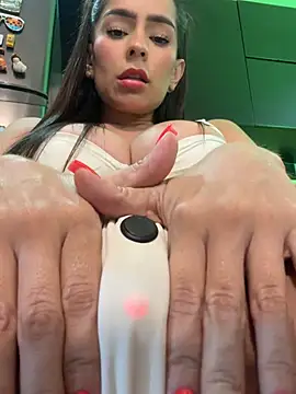 Mau_White webcam