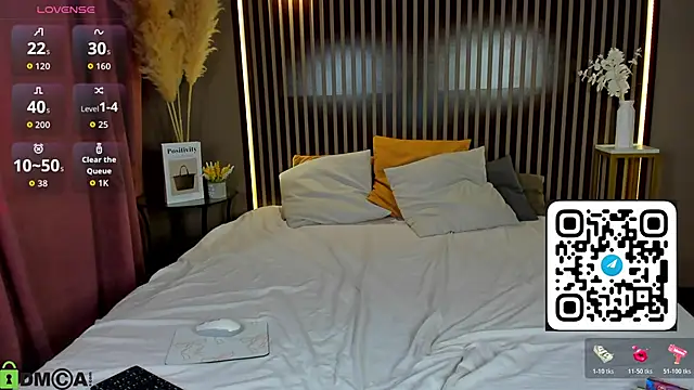 Aly_Alyc webcam