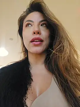 karen_san_miguel (G young) - Flash pussy in public 😈