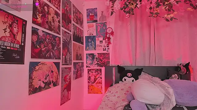 MissCurvyTop webcam