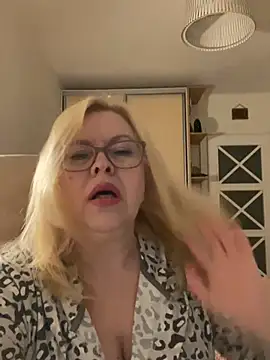 JanieLight53 webcam