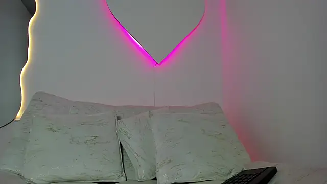 LiaCampbell_ webcam