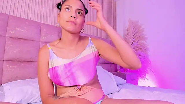 LunaRossie_ webcam