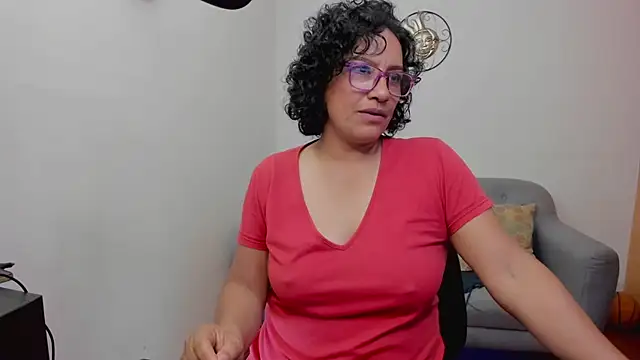 scarlet_wet webcam