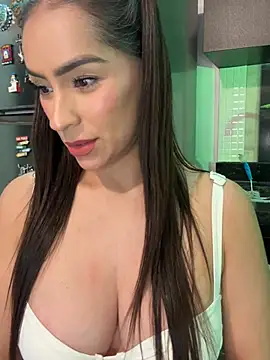 Mau_White webcam
