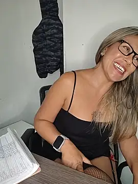 LilithBoneth webcam