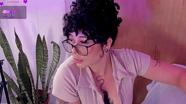LilyRobertts webcam