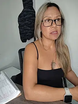 LilithBoneth webcam
