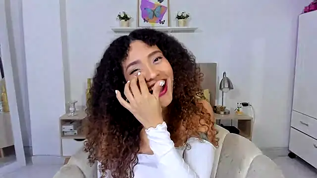 Zoe_Gruber webcam