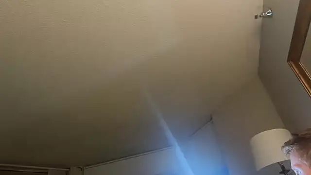 bubblebuttblondeboy webcam