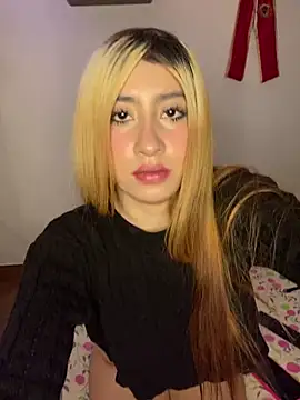 Bella_haddid777 webcam