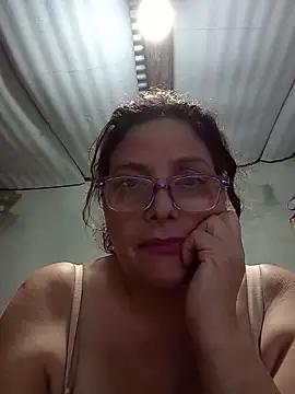 ladyBea11 webcam