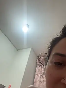 LatinDoll8 webcam