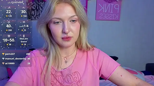 BlondieSummer webcam