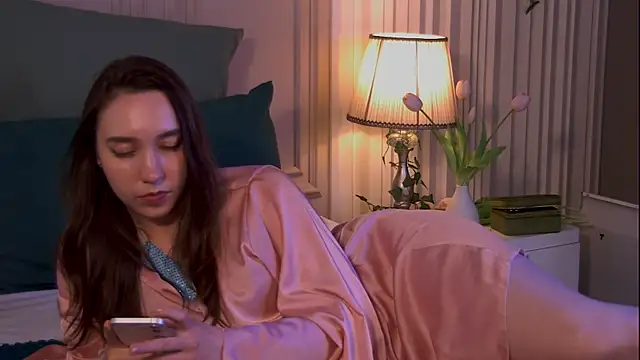 Suzaneey webcam