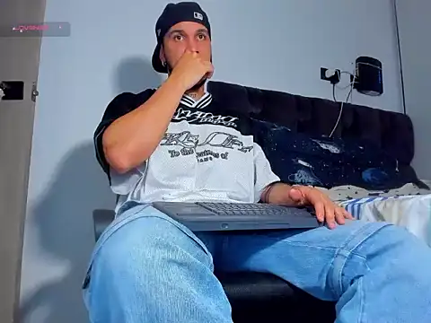 jacob_lautnerr webcam