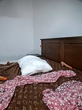 naughtyjaanu webcam
