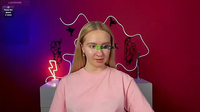 mila_glow1 webcam
