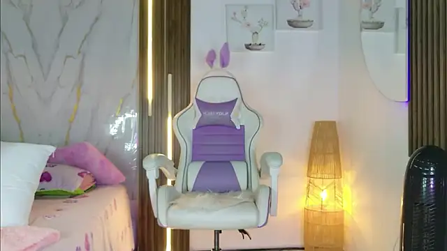 mia_099 - Mia_099's free webcam - UK Sex Cams