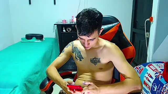 ADAM_HOT live sex cam