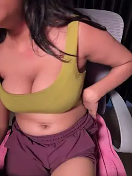 lucky_flora - Lucky_Flora's free webcam - UK Sex Cams