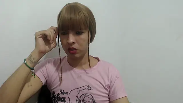 estefania224 webcam