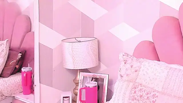 KylieMonnett webcam